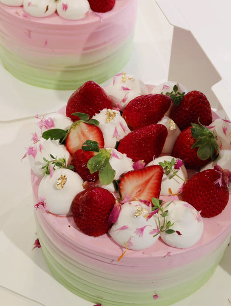 Strawberry Matcha Cream Cake