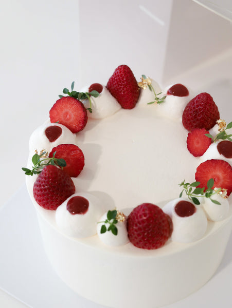 Strawberry Cream Cake - ENZE